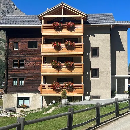 Ferienhaus Capricorn **** Saas-Grund Exterior photo