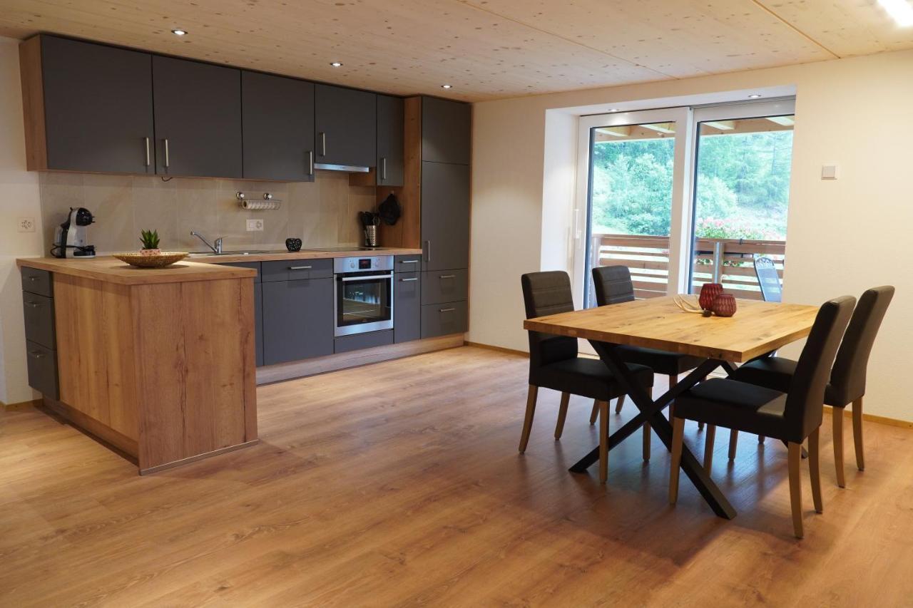 Capricorn **** Apartment *